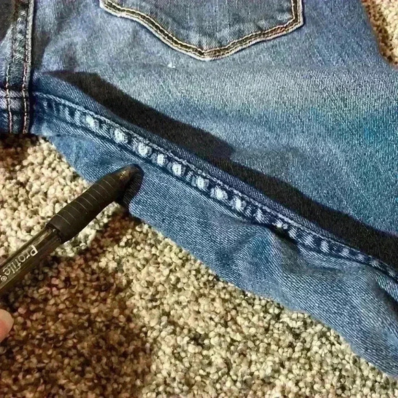 Abercrombie and Fitch Jeans- distressed, 4L - Picture 10 of 10